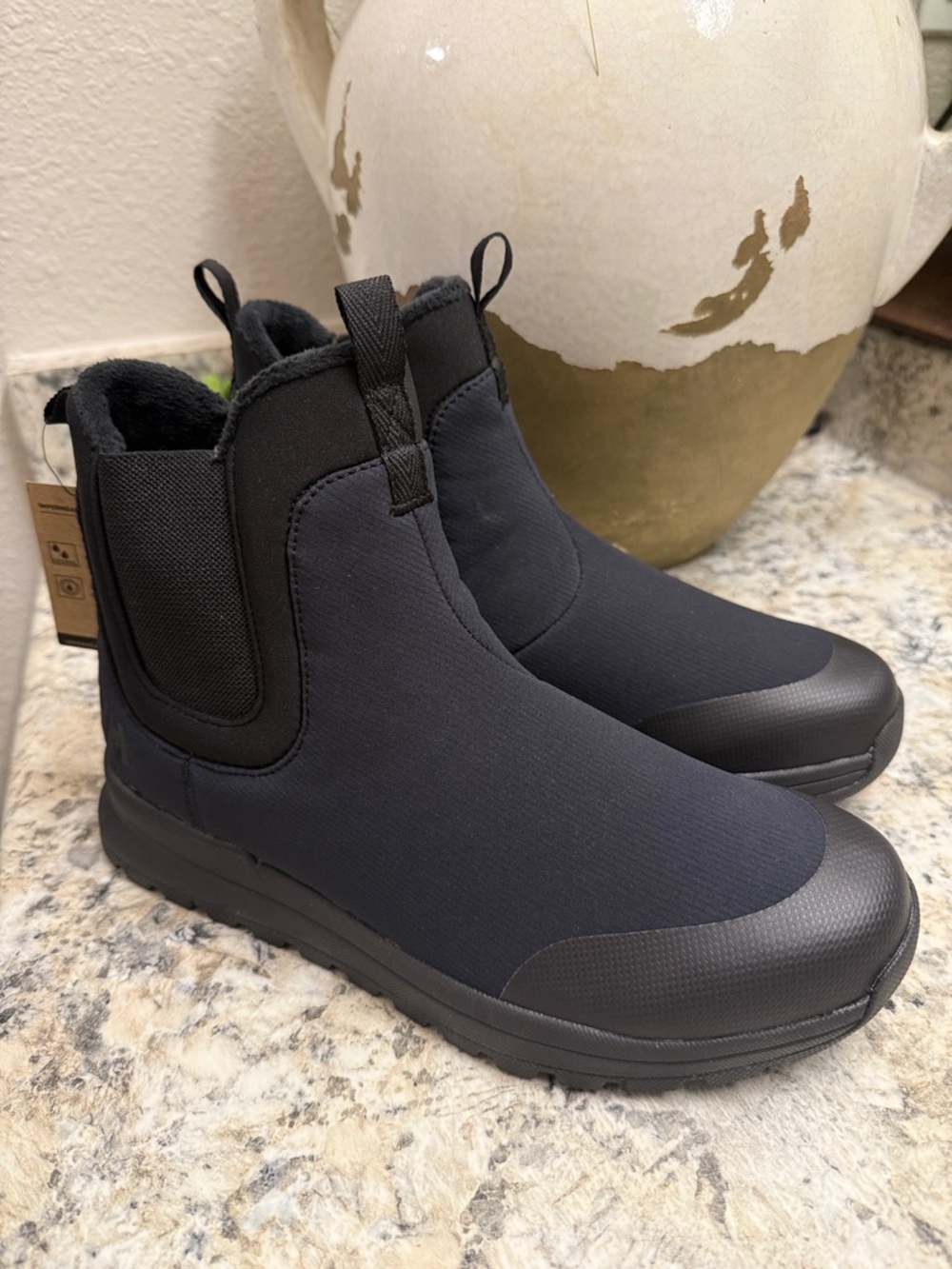 Helly Hansen Women's Lynn Chelsea boots - Picture 2 of 4